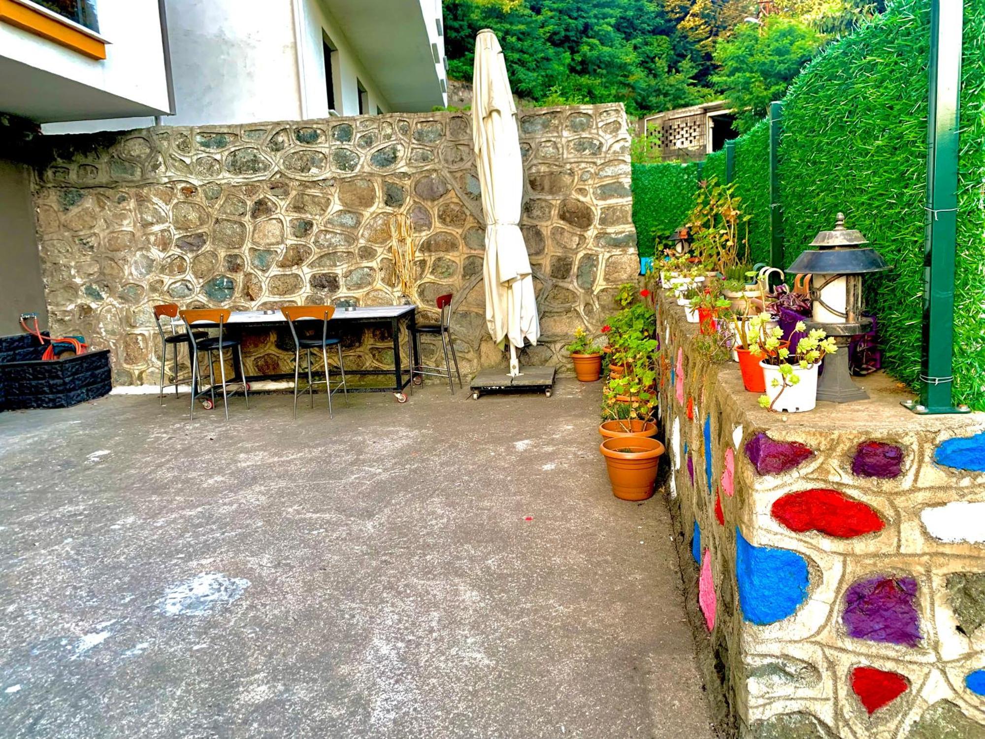 De&ne 2 Apartment Rize