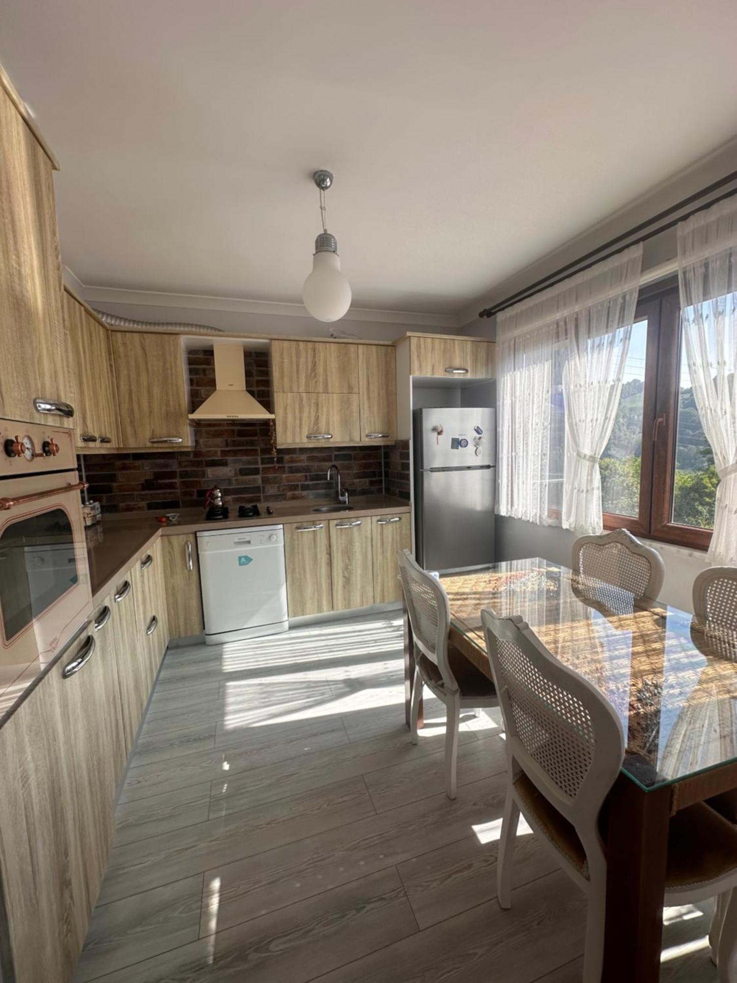De&ne 2 Apartment Rize